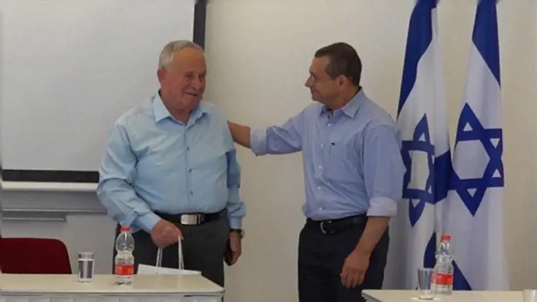 ראש השב"כ עם הפרטיזן שמעון גרינהוז