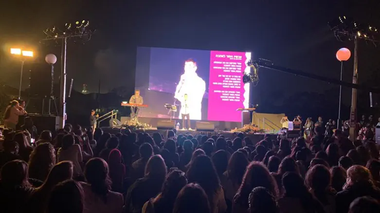 העצרת בבית העדות