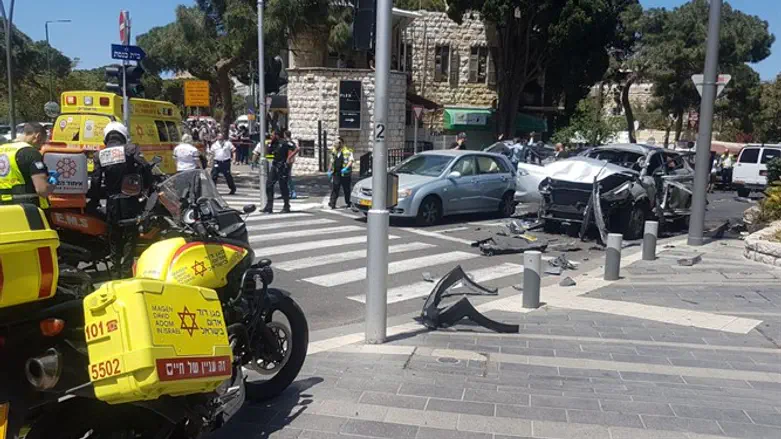 На месте взрыва машины в Хайфе