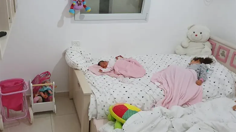 "הילני הקטנה שלי, ברגע של שקט"