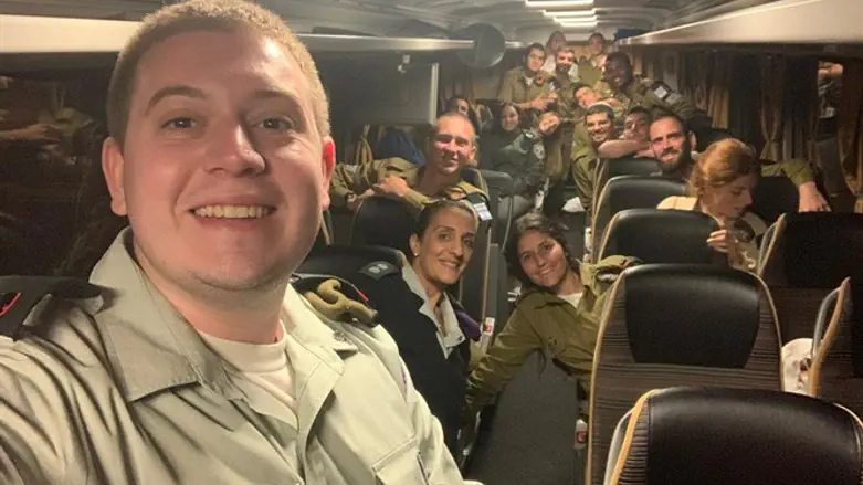 משלחת החיילים הבודדים הראשונה לפולין