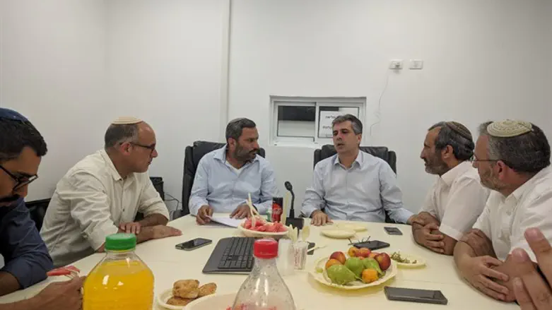 ראשי מועצת יש"ע עם דוידי והשר כהן