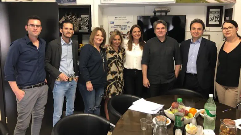 מעמד החתימה על ההסכם 