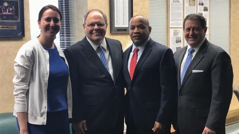 נילי רוז'יק, דני דיין, קארל היסטי וג'ו מורל