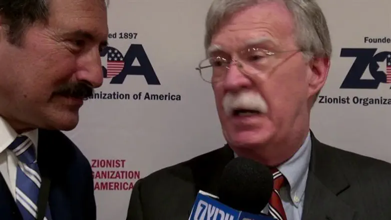 Frager (l) with Bolton (r)