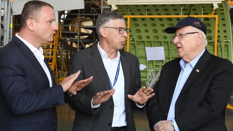 הנשיא בתעשיה האווירית