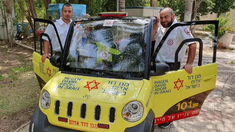 השייח' עם בנו והבימבולנס