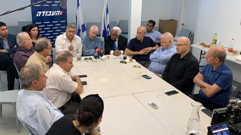 עמיר פרץ במפגש הבוקר