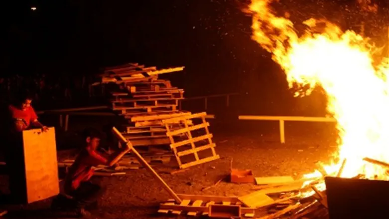 Lag B'Omer bonfire
