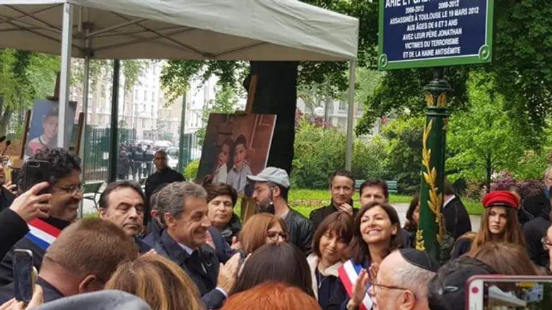 הנשיא לשעבר סרקוזי בחנוכת הרחובות