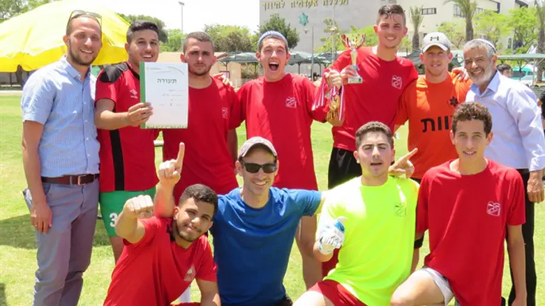 האלופה החדשה - ישיבת בנ"ע רעננה