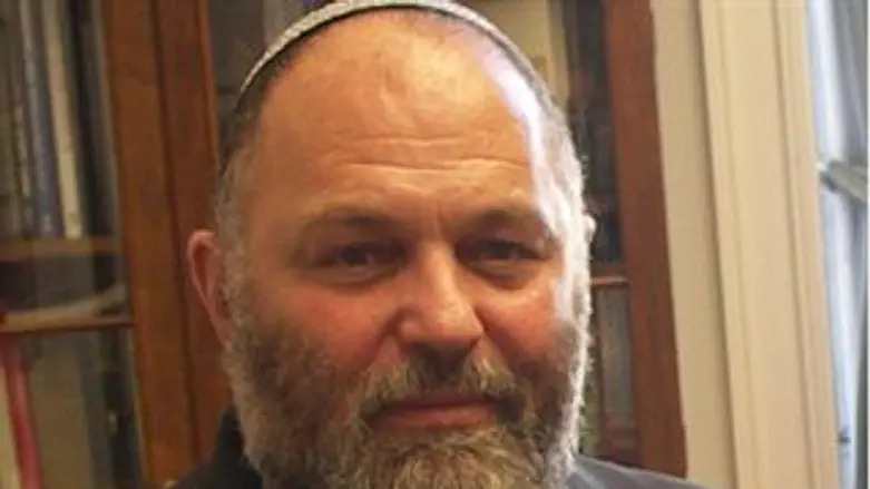 מזהיר. איתם