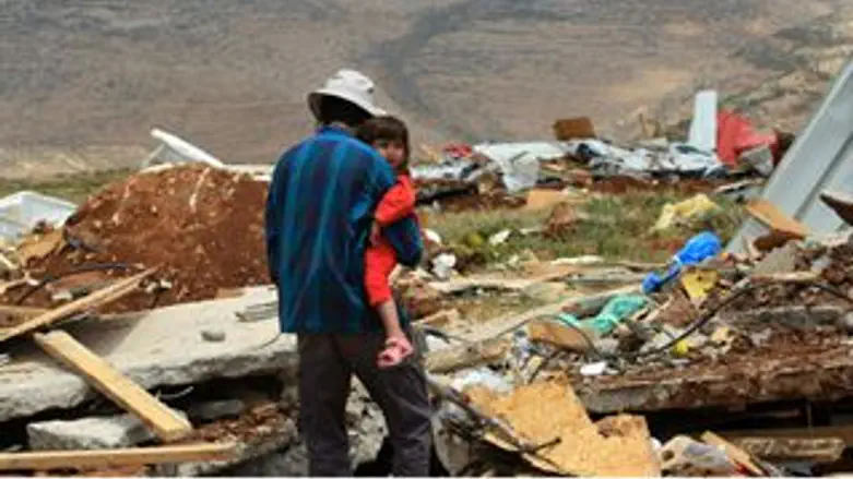 הרס במעוז אסתר