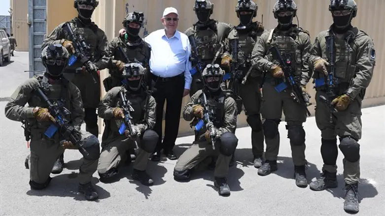 Rivlin with Shaldag fighters