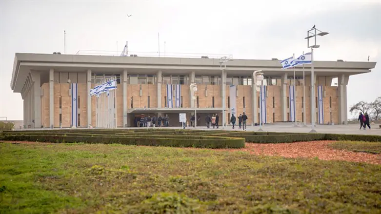 מאבק בין רשויות, לא בין נתניהו לחיות. בניין הכנסת