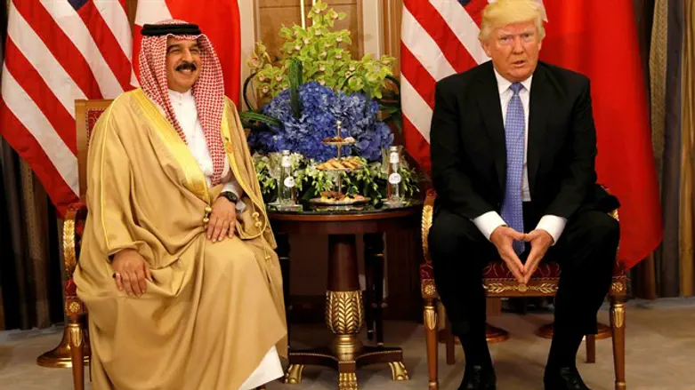  טראמפ ומלך בחריין