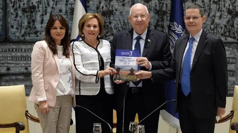 ריבלין מקבל את דוח עלם