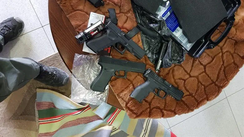 אקדחים שנתפסו