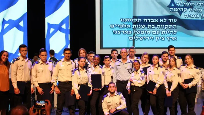 להכיר את עבודת המשטרה מקרוב