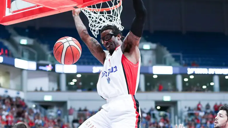 סטודמאייר הערב. חגג על העולה החדשה