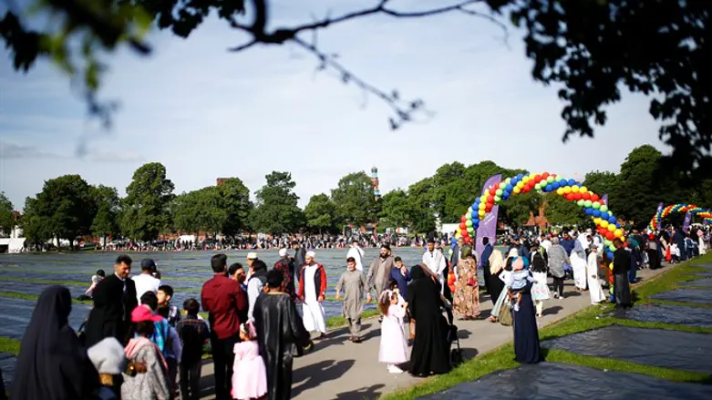 גדלים על אנטישמיות. מוסלמים באירופה