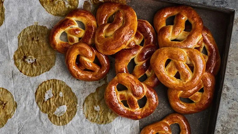 פרעצל עם חמאה ורוויון