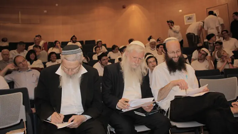 השופטים בחידון המקדש