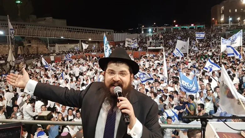 הזמר בני פרידמן בריקודגלים תשע"ט