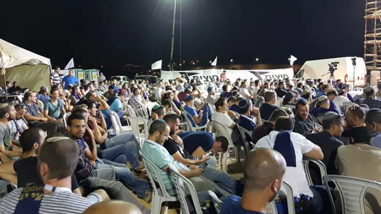 מפגש מחזור ענק