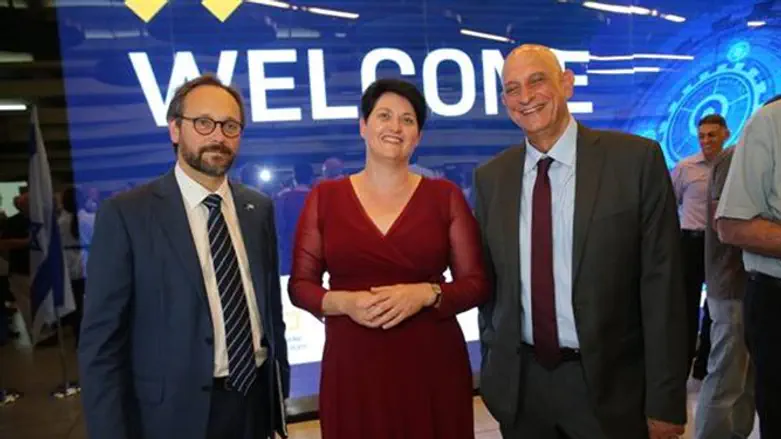 left to right: EU Ambassador to Israel Emanuele Giaufret, Nili Shalev, Aharon Aharon