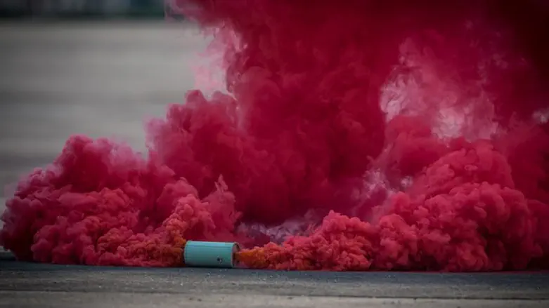 Smoke grenade