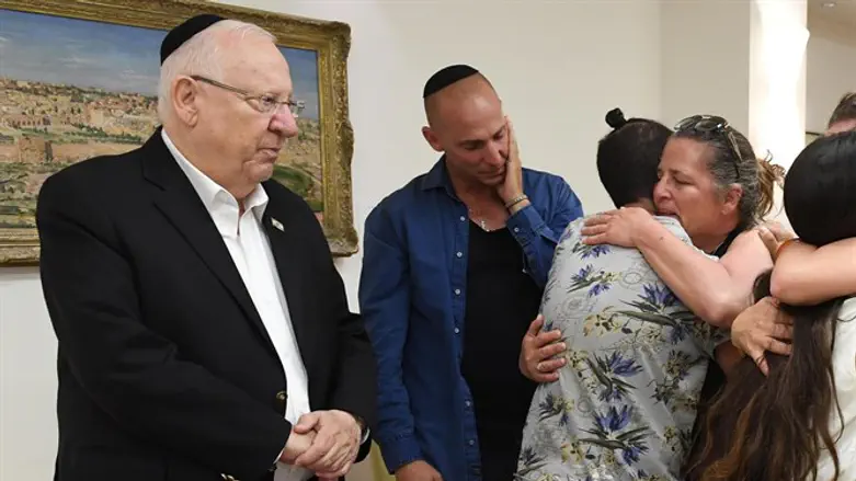 Halibli family with Rivling family.