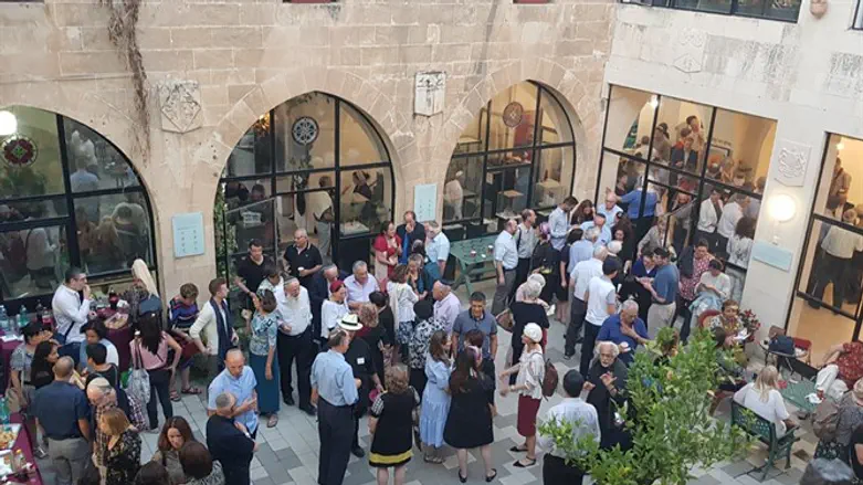 30 שנה ל"מעלה"