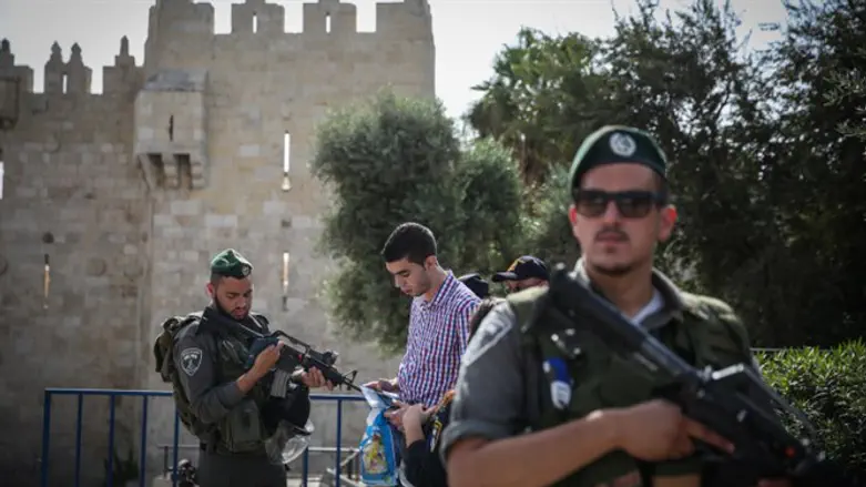 Сотрудники МАГАВ у Шхемских ворот