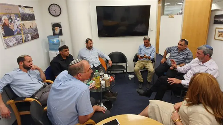 המפגש של הרב פרץ עם פעילים מרכזיים