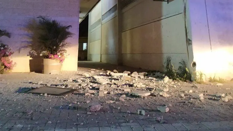 Rocket hits Sderot yeshiva