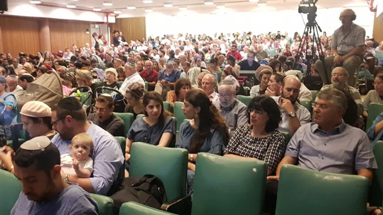 ''הוציאו ממני את הטוב שבי''. חלק מהקהל בטקס