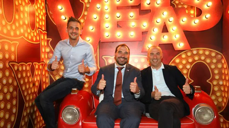 גונן אוסישקין, אריה לייטסטון ומיקי שטרסבורגר