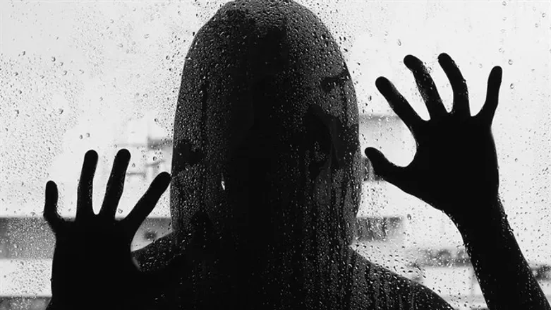 Scared girl (illustrative)