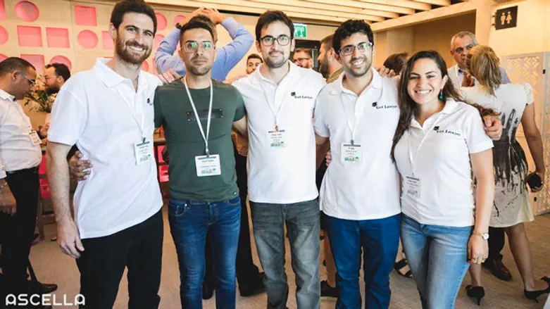 הצוות המנצח