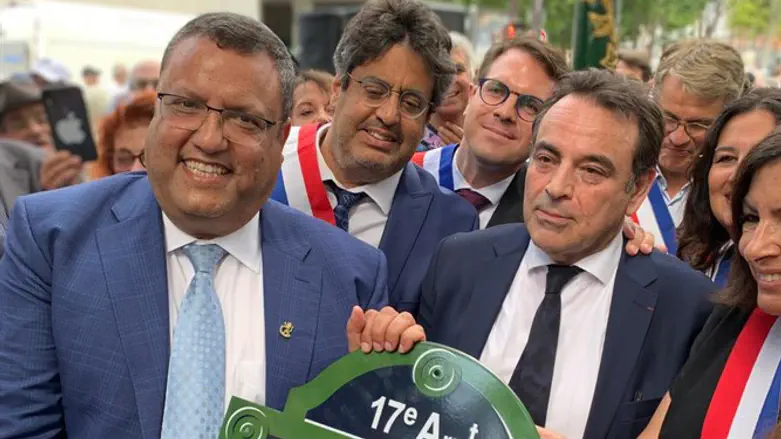 ראש העיר, משה ליאון בחנוכת הכיכר