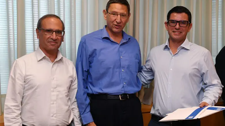 מימין: ויקטור וייס, אודי אדם ורוני חזקיהו