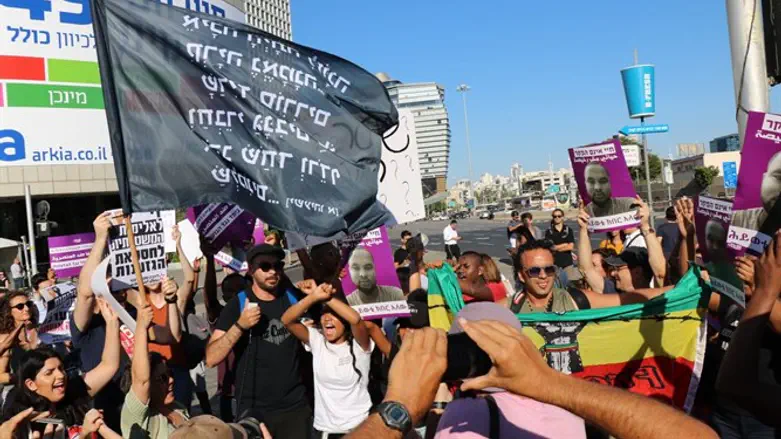 Ethiopian community protest at Azrieli junction in Tel Aviv