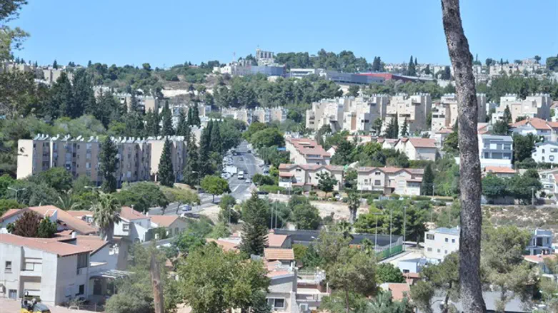 העליון לא מתערב. נוף הגליל