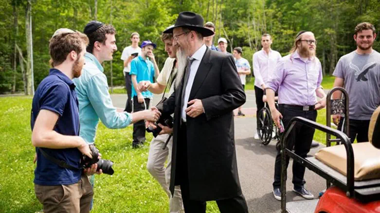 הרב לאזאר בארה״ב