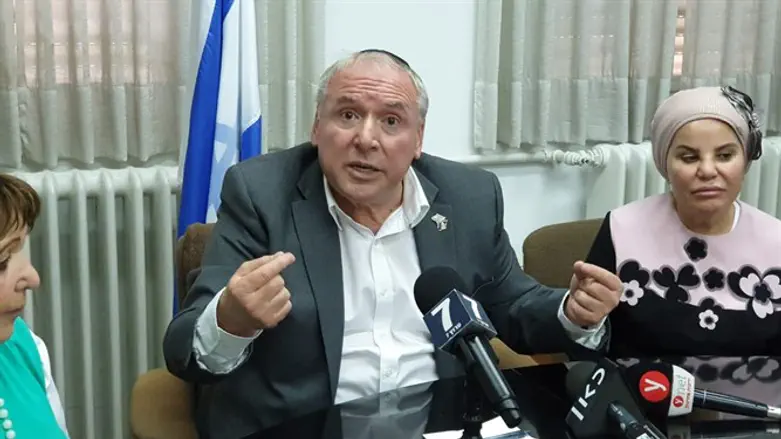 שר התקשורת דודי אמסלם