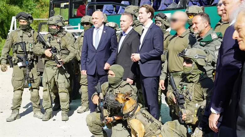 Erdan and Kurz with Yamam officers