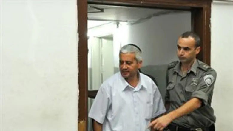 מימון בעת מעצרו