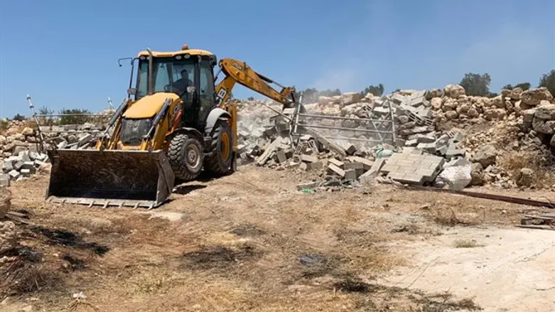 הריסת המבנה