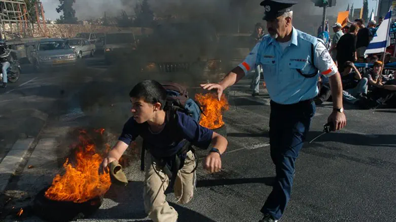 חוסמי הכבישים של אז טופלו ביד קשה. הפגנות המחאה נגד ההתנתקות